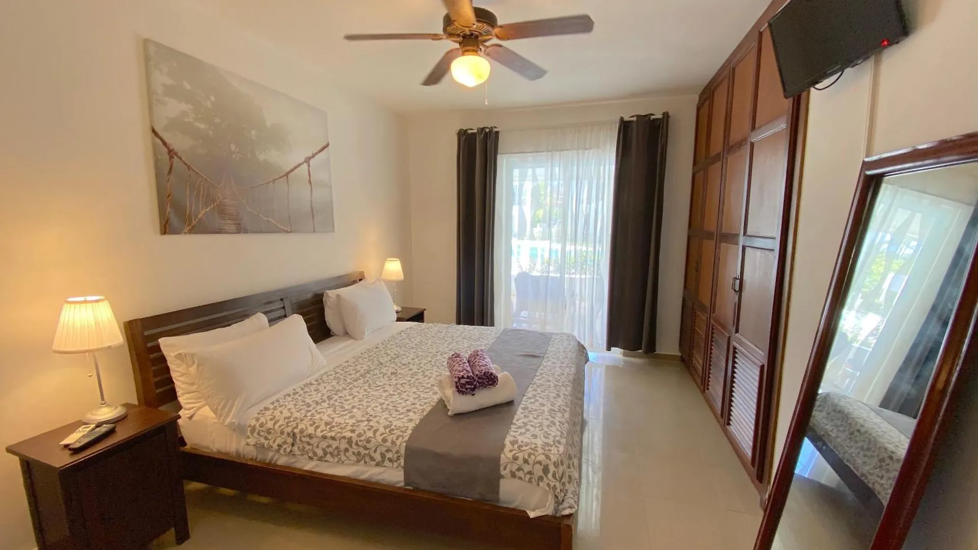 Los Corales Villas And Suites - Beach Club, Spa, Restaurants Punta Cana Hotell